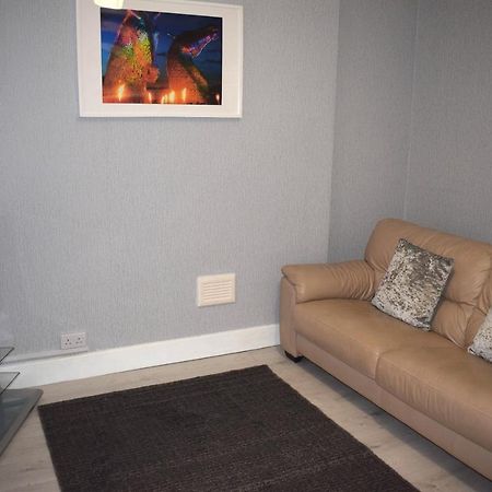 Kelpies Serviced Apartments- Robertson フォルカーク エクステリア 写真