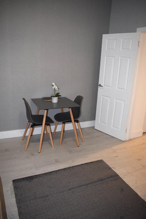 Kelpies Serviced Apartments- Robertson フォルカーク エクステリア 写真
