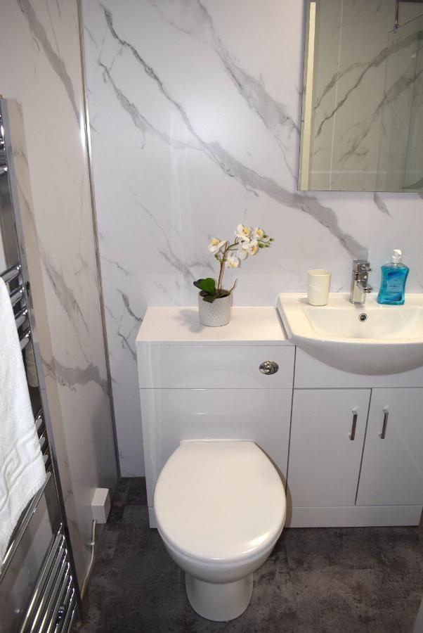 Kelpies Serviced Apartments- Robertson フォルカーク エクステリア 写真